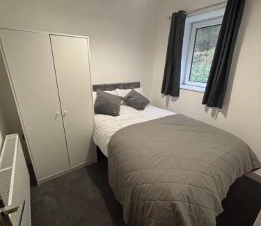 Shawforth House | Immaculate whole house Sleeps 4