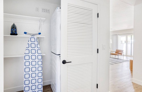 Cupertino Apartment | Impeccable Cupertino 2BR, w/Gym, Pool, W/D, walk to Apple, by Blueground