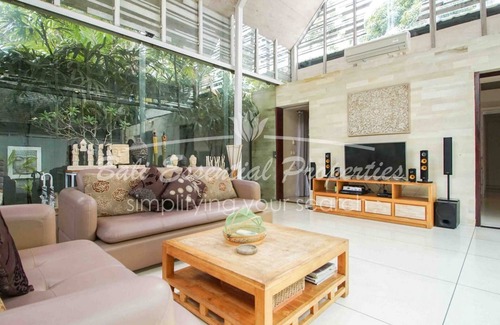 Sebatu House | Impeccably Designed 6BR Villa, Tegalalang! 8Min Drive To Tirta Empul Temple!