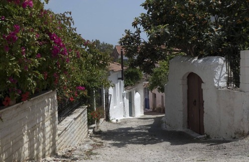 Methoni Villa | Imposing townhouse in the centre of Methoni, 400 metres from beach and Castle.