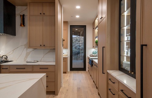 Tuhaye House | Impressive Tuhaye Home with Hot Tub, Home Theatre, and Sweeping Mountain Views