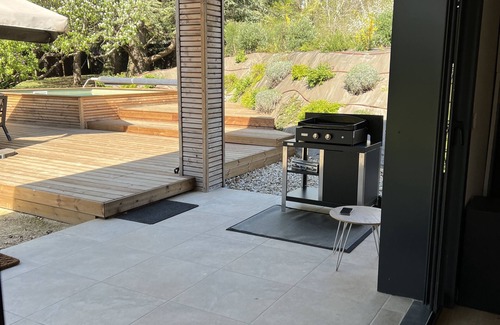 Montauban House | In a green setting, my wooden house with its private swimming pool