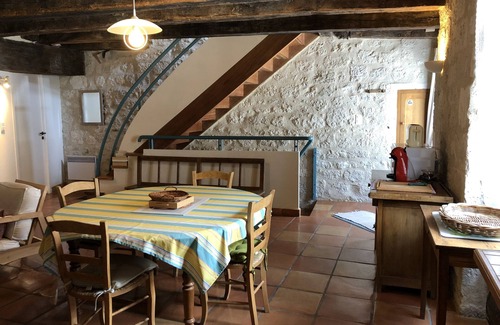 Monjoi House | In a listed village, half-timbered house overlooking a wooded valley