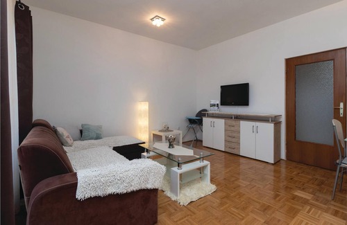 Crno Apartment | In a quieter part of Zadar awaits you this apartment, which offers everything you need for a carefre