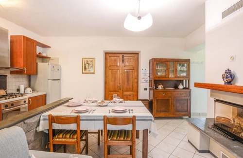San Terenzo Monti Apartment | In a small village in the green countryside of Tuscany awaits you this cozy vacation apartment.