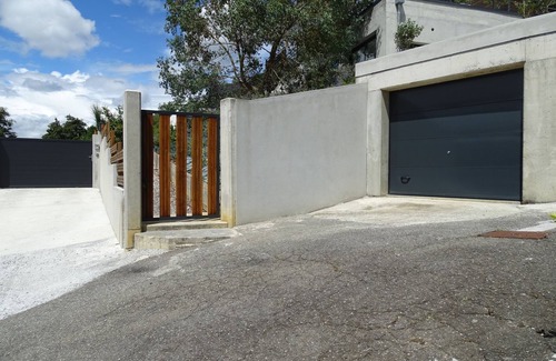 Gan Apartment | In Béarn between sea and mountain - private, heated indoor pool.