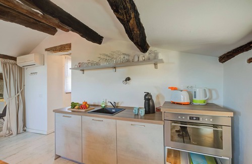 Clavesana Apartment | In Bocca Al Lupo Flat 3, Clavesana, Italy