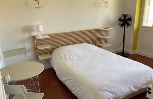 Mantega Bed & Breakfast | In pretty Nice townhouse near the Libé garden swimming pool sauna 2 bedrooms