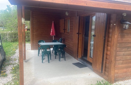 La Balme-de-Sillingy Ski Chalet | In the heart of nature Chalet sans vis-a-vis separated by a green space from the swimming pool