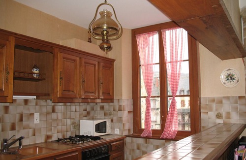 Saint-Geniez-d'Olt Apartment | IN THE HEART OF THE BOURG FULL SOUTH APARTMENT