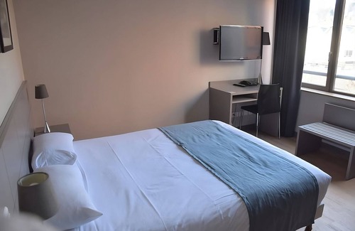 9th Arrondissement Hotel | In the Heart of Lyon! Daily Breakfast, Pet-friendly Hotel near Gare de Vaise!