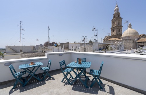 L'Assunta Apartment | In the heart of the old town 50 meters from the beach and cathedral view.