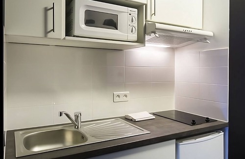 Dijon Hotel | In The Heart of The University Campus of Bourgogne! with Private Kitchenette