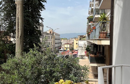 Ottaviano House | In the historic center. Private room with garage and small balcony. 5min from the station