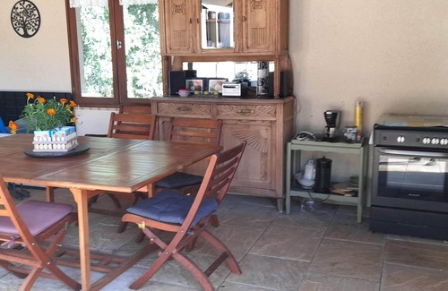 Creysse Cottage | In the LOT, near MARTEL fully renovated gîte with swimming pool