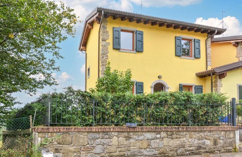 Camugnano House | In the midst of quiet nature welcomes you this bright and friendly cottage.