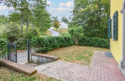 Camugnano House | In the midst of quiet nature welcomes you this bright and friendly cottage.