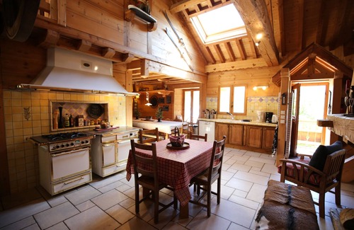 Les Sciauds Ski Chalet | In the Parc National des Ecrins, an exceptional chalet for 18 people.