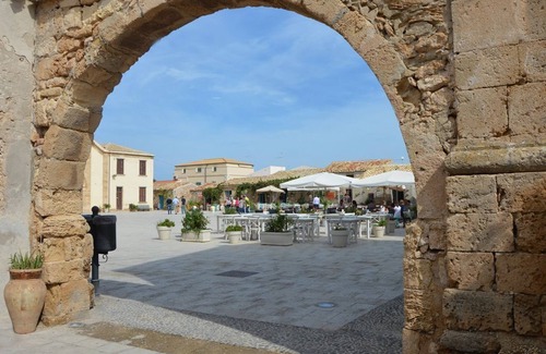 San Lorenzo House | In the villa at Franco's