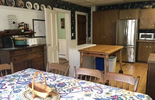 Stockbridge House | In-Town Victorian 5 Bd Front House &/or 6 Bd Back House w/Beach Rights, Skiing