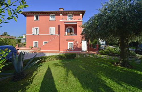 Ripa-Pozzi-Ponterosso Apartment | In Versilia