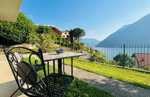 Nesso House | Incanto Nesso Parking and Lake View