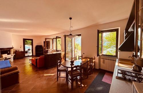 Nesso House | Incanto Nesso Parking and Lake View