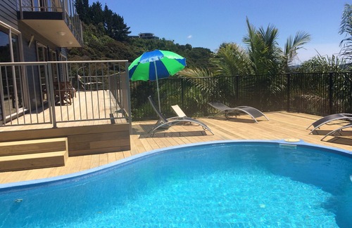 Whangaroa Villa | Incredible harbour views, secluded four bedroom character villa, private drive