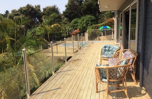 Whangaroa Villa | Incredible harbour views, secluded four bedroom character villa, private drive
