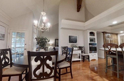 Lake of the Ozarks House | Incredible House in TanTarA Estates - Sleeps 10