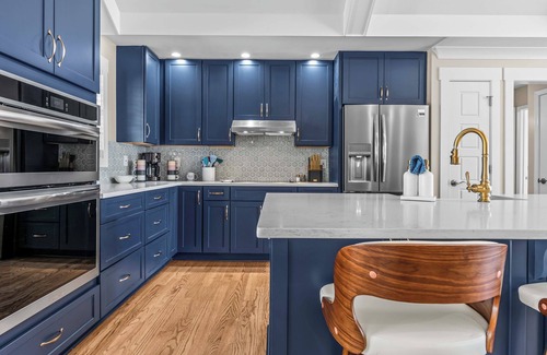 Eatonton House | Incredible Lakefront Sunsets at the completely renovated Paradise Pointe