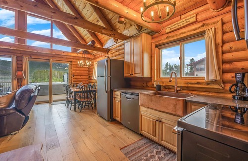 Grand Lake Cabin | Incredible WATERFRONT Cabin with HOT TUB & water toys!