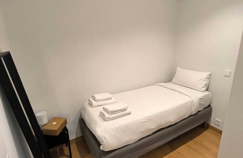 Cotos Bed & Breakfast | Increible Habitación en Chamartín