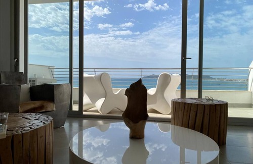 Figueretas Apartment | Increidable views to the ocean you will have the feeling to be in a boat.