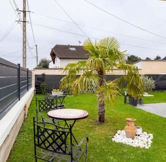 Sevran House | Independent house with garden - Airport CDG and Exposition center of Villepinte