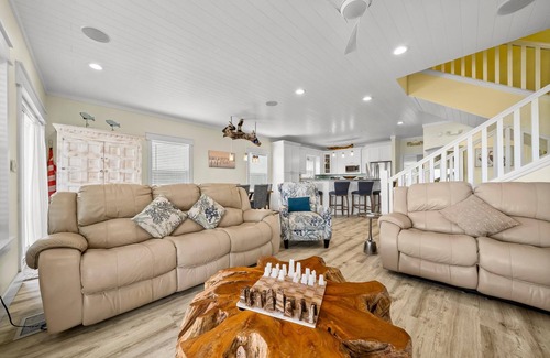 Indian Pass House | Indian Pass Beach House - Seacret Shores - Beachfront, Pet Friendly, Family Fav
