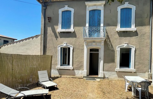 Saint-Andre-de-Sangonis Apartment | Individual bedroom and bathroom, entrance and garden