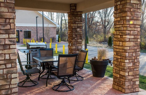 Schererville Condo | Indoor Pool. Free Breakfast. Business Center & Gym.