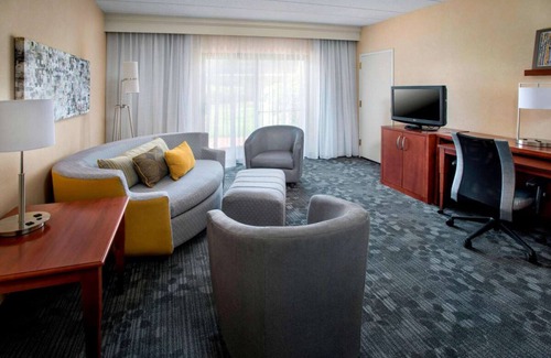 Foxboro Hotel | Indulge in Home-Like Comfort! Near Borderland State Park, Pet-Friendly Stay!