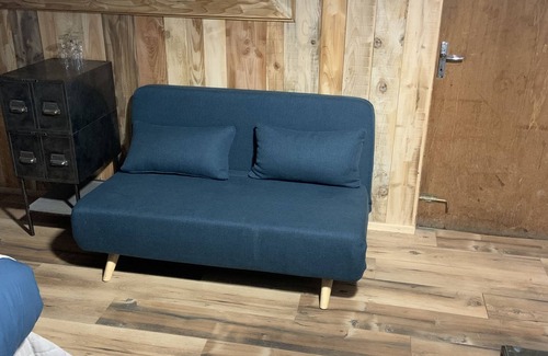 Saint-Christol-Les-Ales Apartment | Industrial studio in the Cévennes