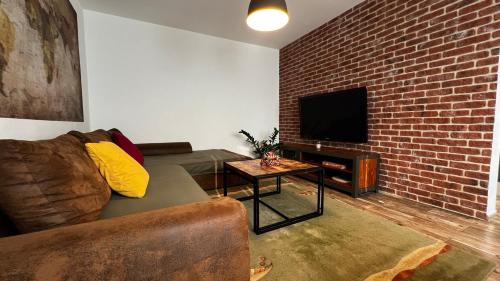 Banska Bystrica Apartment | Industrial Apartment I 24hr Self Check-in I Free Parking & Coffee