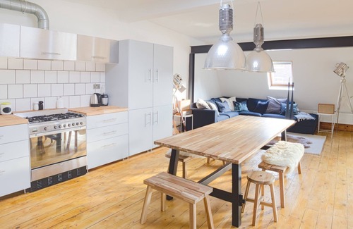 Homerton Apartment | Industrial Chic at The Composers Loft in Hackney