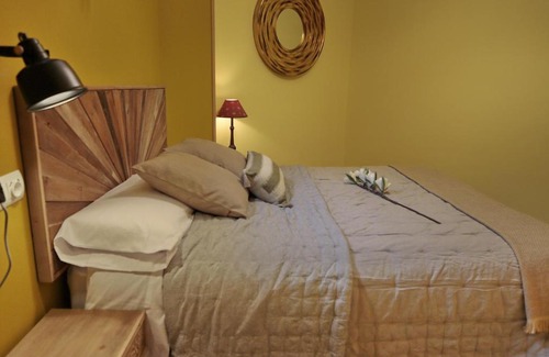 Arevalo Apartment | Infanta Isabel