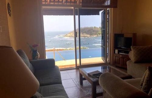 Hidalgo House | Infinity pool with spectacular views of the Pacific Ocean