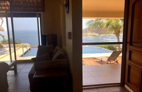 Hidalgo House | Infinity pool with spectacular views of the Pacific Ocean