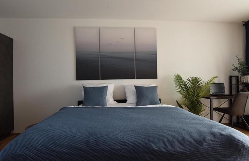 Markgroningen Apartment | InHomeVision Neubau, Design, Balkon, Barrierefrei, WLAN