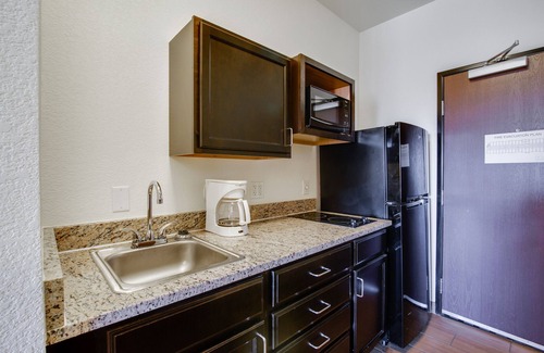 Watford City Hotel | Inn at Hunters Run