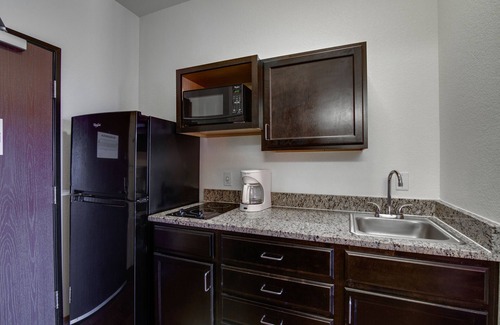 Watford City Hotel | Inn at Hunters Run