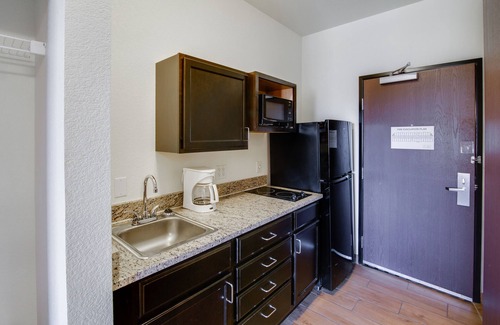 Watford City Hotel | Inn at Hunters Run