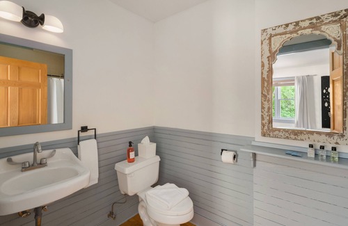 East Chatham Bed & Breakfast | Inn at Silver Maple Farm